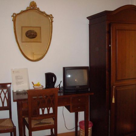 Albergo La Sfinge Chiusi Exterior foto