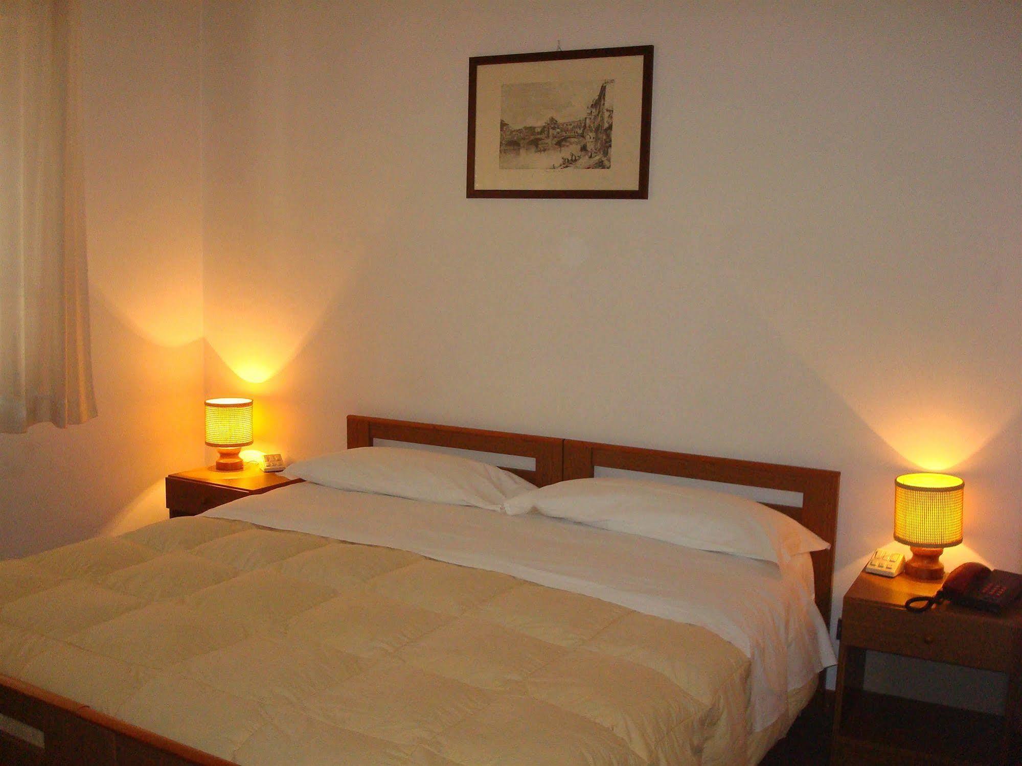 Albergo La Sfinge Chiusi Exterior foto