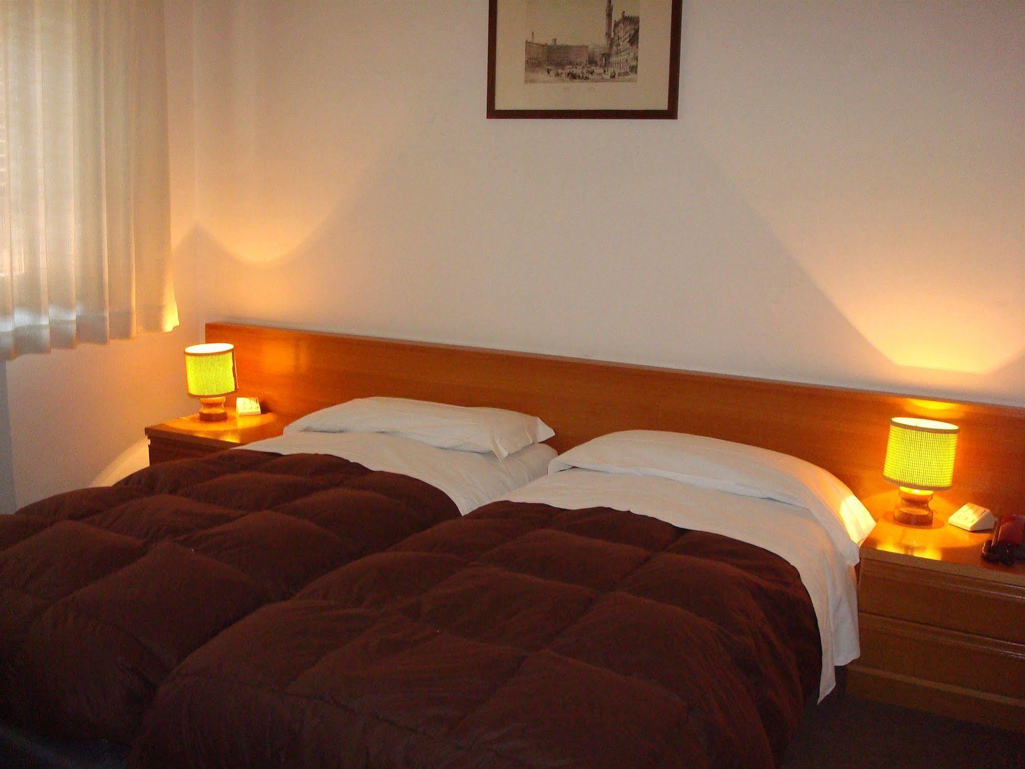 Albergo La Sfinge Chiusi Exterior foto